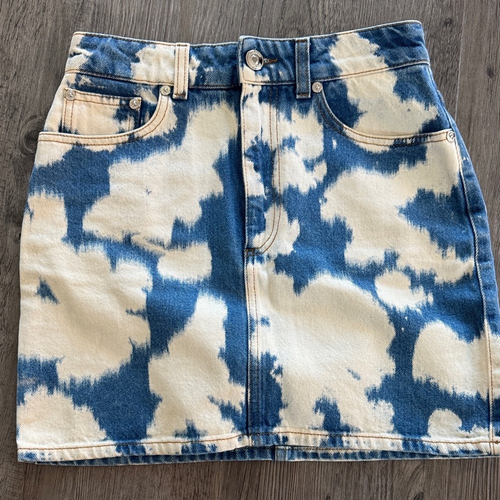 Burberry Cream and Blue Patterned Mini Skirt